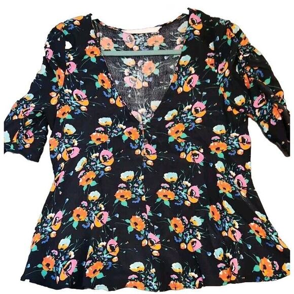 Zara Trafaluc Collection Women's‎ Floral V-Neck Ruched Half Sleeve Blouse Size M - Picture 1 of 8